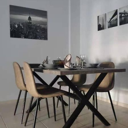Galaxy Home Comfort Apartment In Piraeus Exterior photo